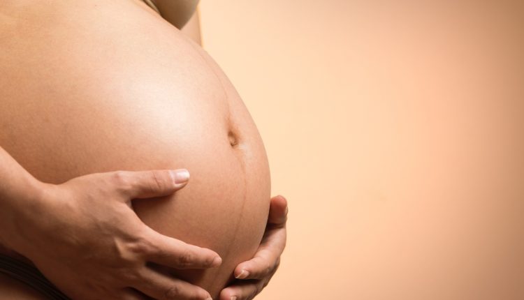 افرازات الحمل كيف تعرفين الافرازات الطبيعية من الإفرازات الضارة
