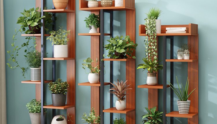  ديكورات خشب (أفضل الأفكار لعمل ديكورات خشب تعطي فخامه للمنزل) Wood-Standing-Plant-Stand-Corner-Flower-Pot-750x430